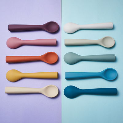 Cucchiaio di minestra dei bambini dell'alimentatore del cucchiaio del silicone del bambino del commestibile