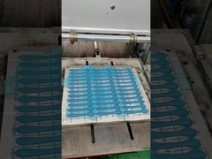 Cucchiaio per bambini in silicone con imballaggio personalizzato con colore e logo opzionali